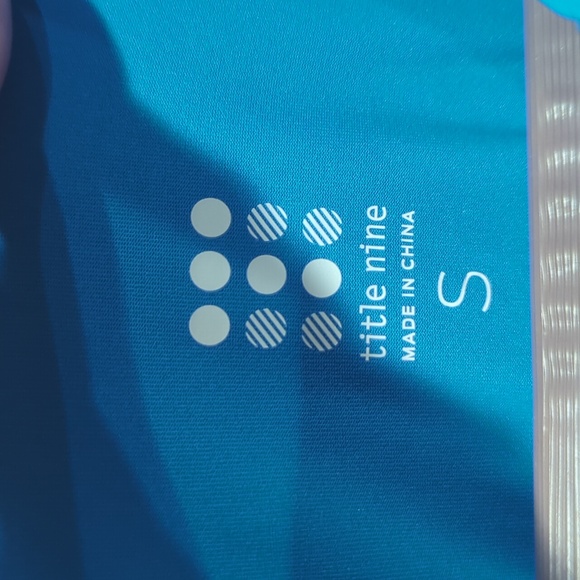Title Nine Women's Long Sleeve Quarter Zip Sun Shirt Sunbuster Size Small Blue - Picture 2 of 5